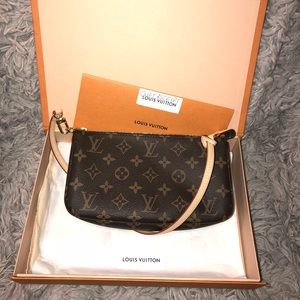 Louis Vuitton bag with short strap - NWT!!